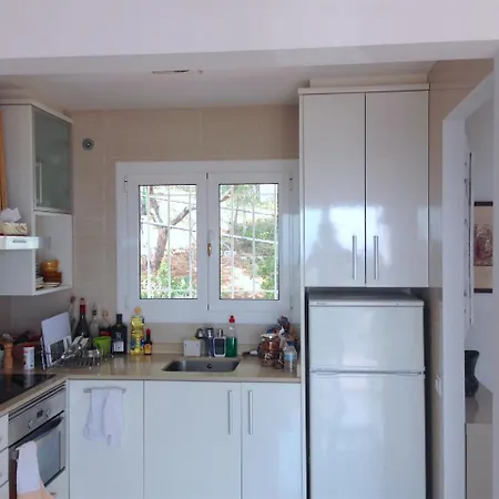 Lets Holidays View *