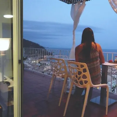 Lets Holidays The View In Tossa Apartman