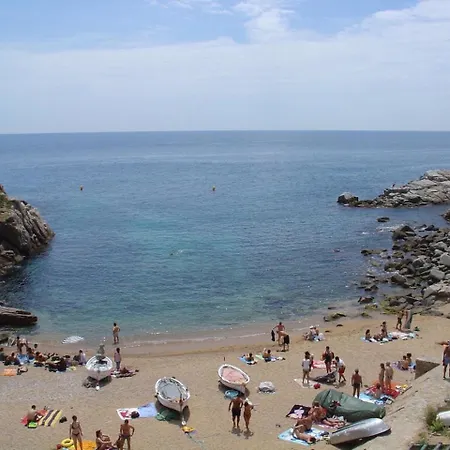 Lets Holidays View *